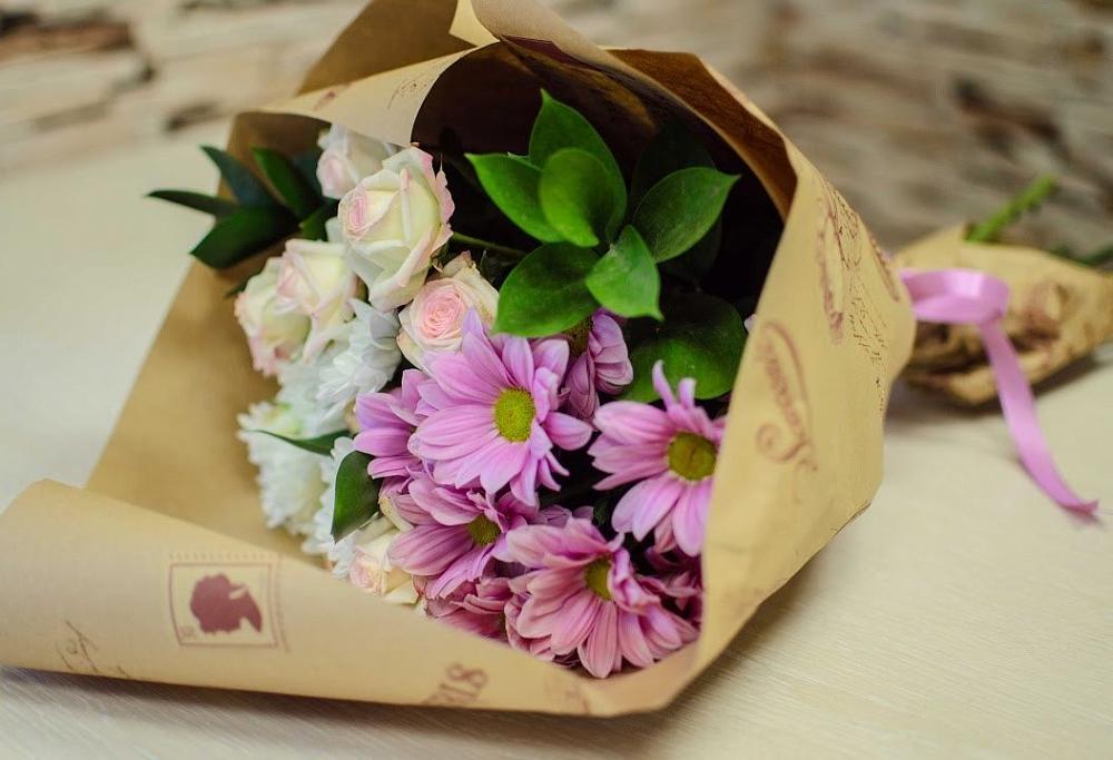 Букет цветов из: Розы и Хризантемы в Шкуринской