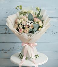 Букет цветов из:  Розы и Лизиантусы в Шкуринской