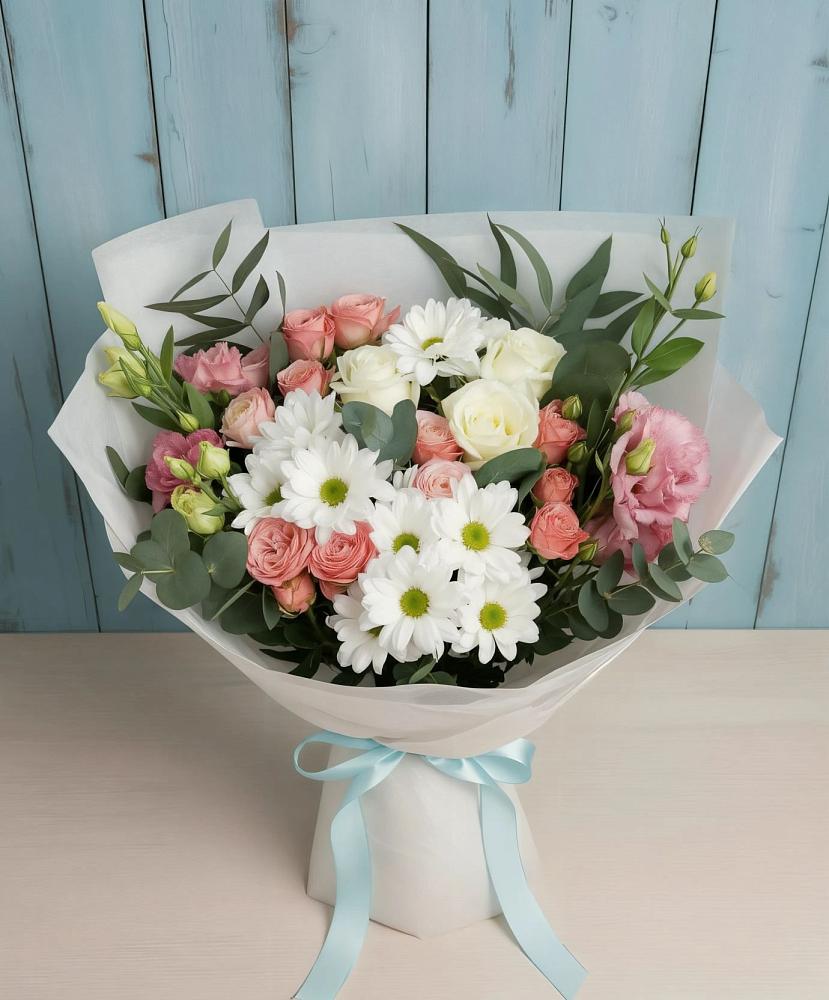 Букет цветов из: Розы, Лизиантусы и Хризантемы в Шкуринской