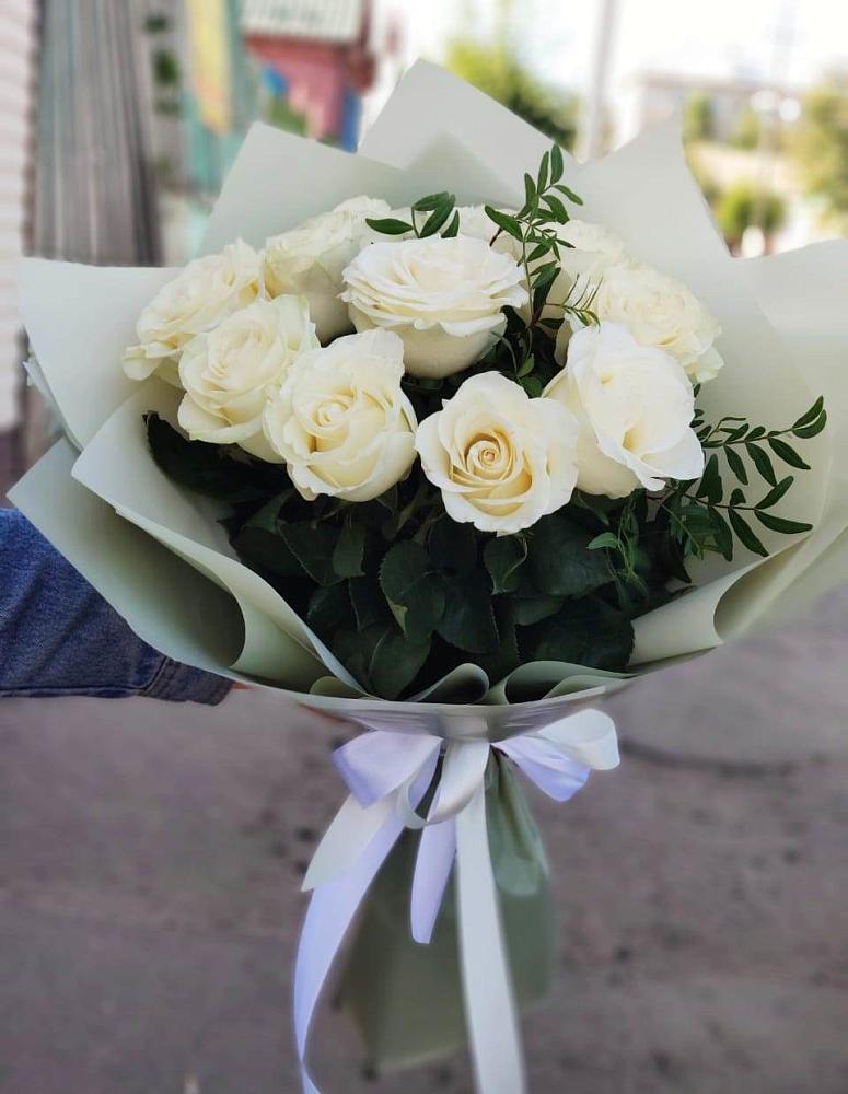 Букет Белые розы Проуд в Шкуринской