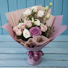 Букет цветов из:  Розы и Лизиантусы в Шкуринской