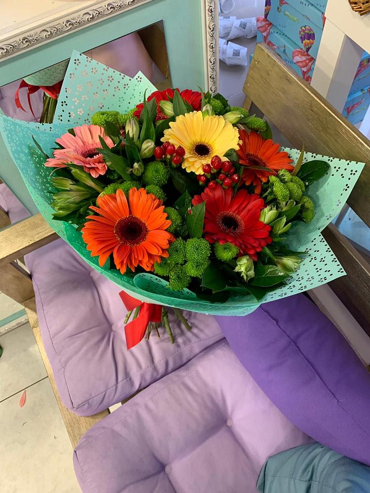 Букет цветов из: Герберы, Хризантемы и Альстромерии в Шкуринской
