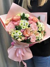 Букет нежные объятья в Шкуринской Букет цветов из: Гвоздики, Розы и Хризантемы в Шкуринской