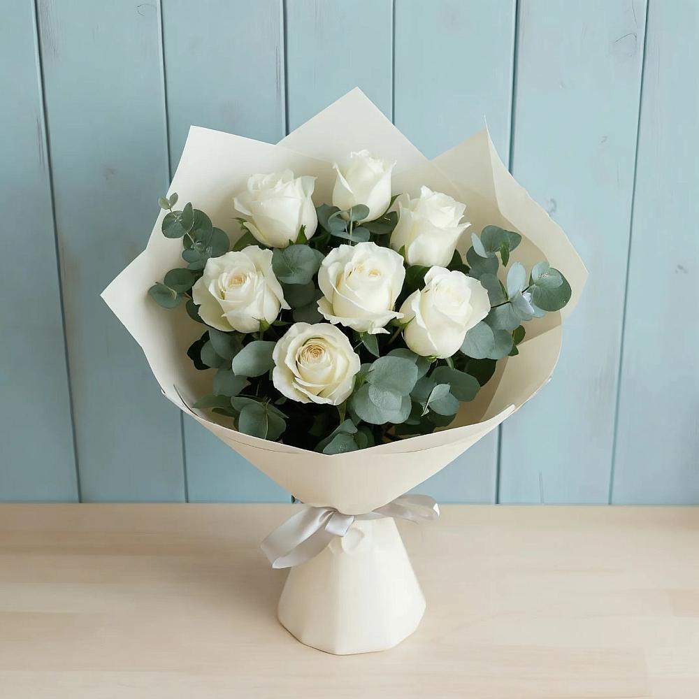 Букет Белые розы в Эвкалипте в Шкуринской