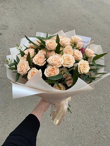 Букет Кремовые розы Латте в Шкуринской
