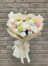 Букет цветов из:  Гвоздики, Розы, Лизиантусы и Хризантемы #REPLACE_PRED# Шкуринской