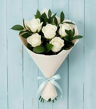 Букет цветов из:  Розы в Шкуринской