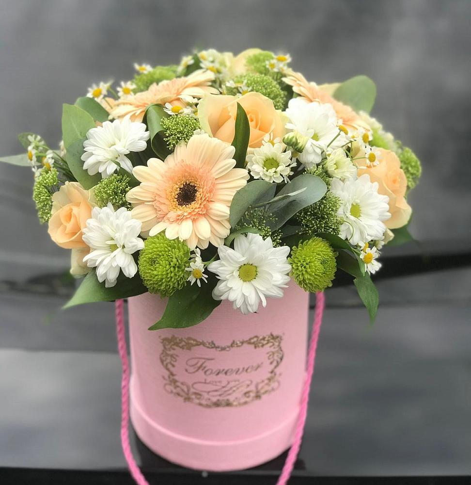 Цветочная композиция из Розы, Герберы и Хризантемы в шляпной коробке в Шкуринской