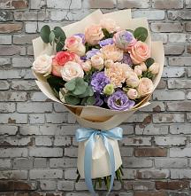 Букет цветов из:  Розы, Лизиантусы и Гвоздики в Шкуринской