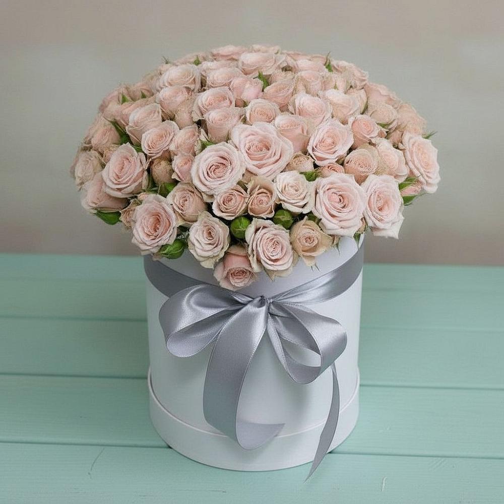 Цветочная композиция из Розы в шляпной коробке в Шкуринской