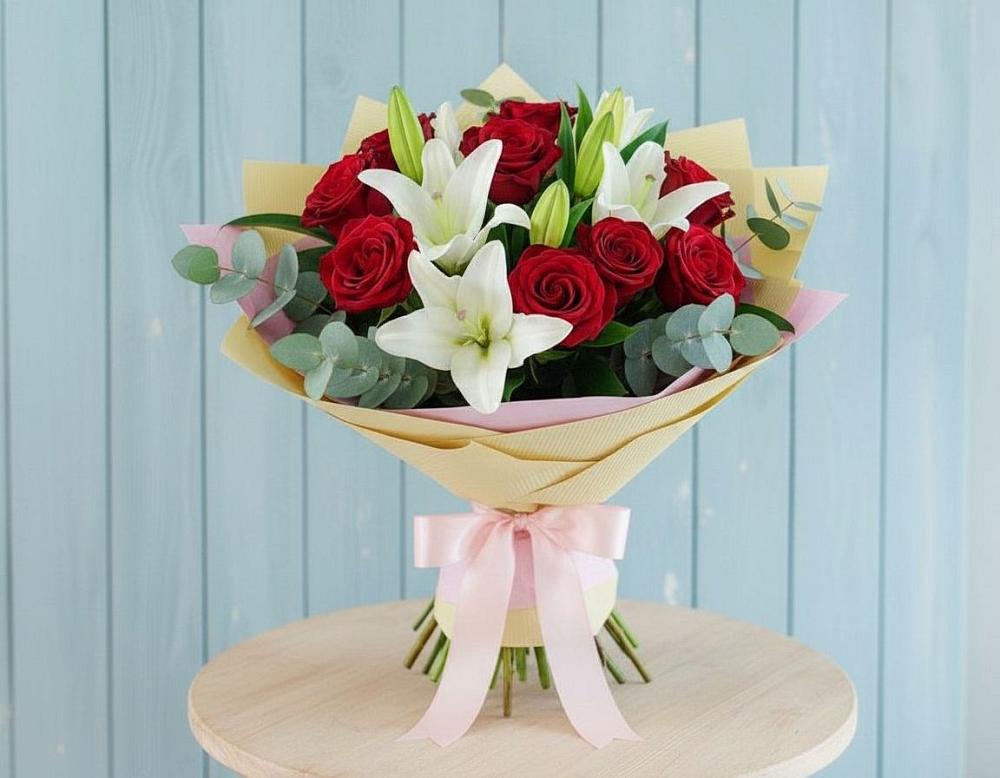 Букет цветов из: Лилии и Розы в Шкуринской